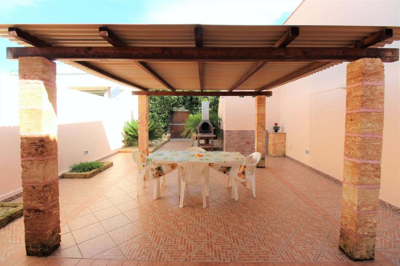 Villetta Climatizzata Mar Torre San Giovanni Exterior foto
